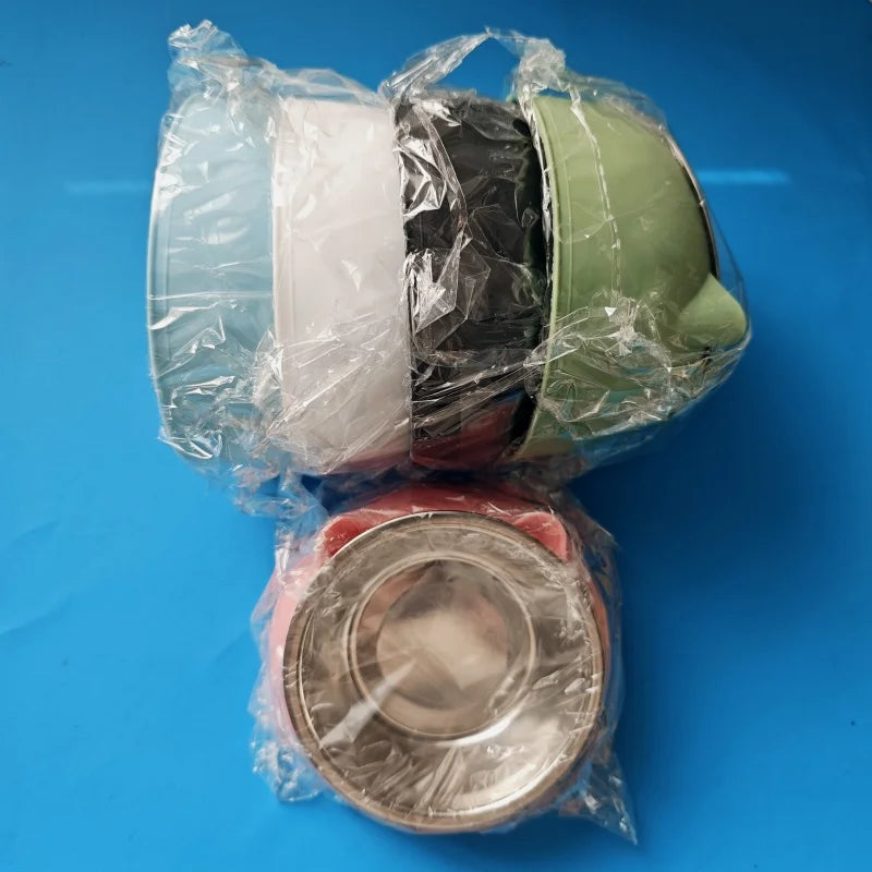 Zeitloser Futter- und Wassernapf